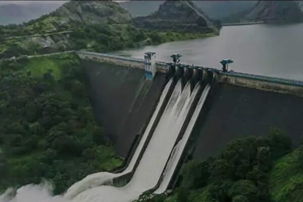 മുല്ലപ്പെരിയാറിൽ ജലനിരപ്പ് 135.25 അടി; നീരൊഴുക്ക് കുറഞ്ഞു, തമിഴ്നാട് കൊണ്ടുപോകുന്ന വെള്ളത്തിന്റെ അളവ് കൂട്ടി