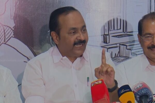 ‘ഡൽഹിയിലിരിക്കുന്ന യജമാനന്മാരെ CPIMന് പേടി; ആര്യാടൻ ഷൗക്കത്ത് ഉജ്ജ്വല ഭൂരിപക്ഷത്തിൽ ജയിക്കും’; വിഡി സതീശൻ