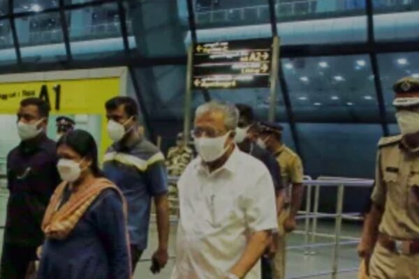 ചികിത്സയ്ക്കായി മുഖ്യമന്ത്രി പിണറായി വിജയന് അമേരിക്കയിലേക്ക് യാത്രതിരിച്ചു