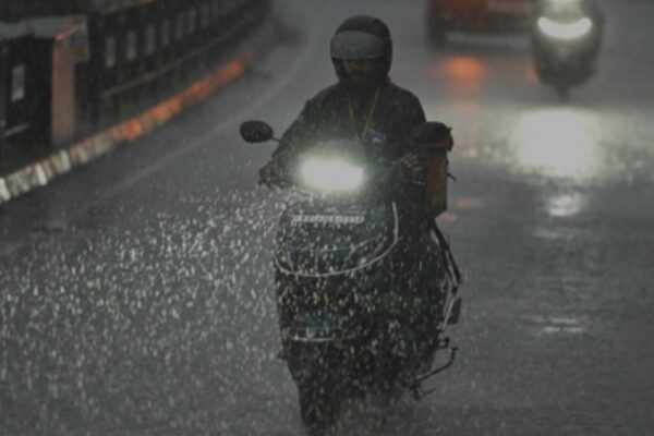 സംസ്ഥാനത്ത് കനത്ത മഴ; വിധിധ ജില്ലകളില് മുന്നറിയിപ്പ്, ബാണാസുര ഡാമിന്റെ ഷട്ടര് തുറക്കും