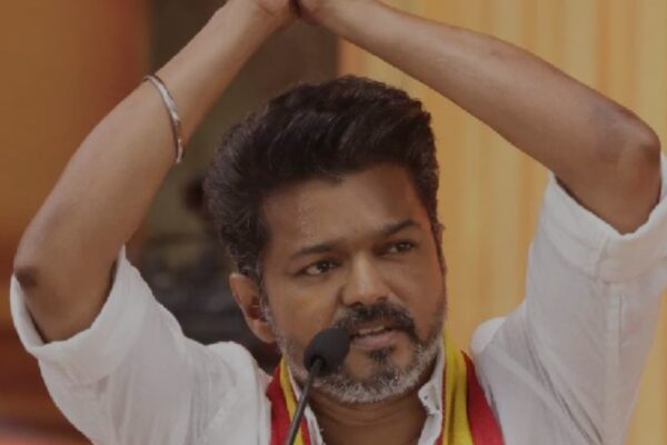 ‘പുറത്തിറങ്ങില്ലെന്ന നുണക്കഥകൾ പ്രചരിപ്പിച്ചവർ ഇപ്പോൾ വിലപിക്കുന്നു’; സ്റ്റാലിന് മറുപടിയുമായി വിജയ്