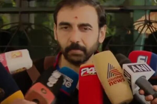 ‘എന്നെയാരും പ്രതികൂട്ടിലാക്കി എന്ന് കരുതുന്നില്ല, സത്യം തെളിയും’; അന്വേഷണത്തോട് സഹകരിക്കുമെന്ന് ആവർത്തിച്ച് ഉണ്ണികൃഷ്ണൻ പോറ്റി
