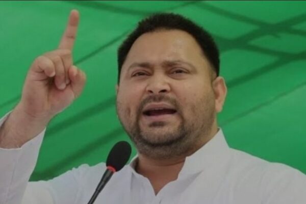 ‘അധികാരത്തില് വന്നാല് എല്ലാ വീട്ടിലും ഒരാള്ക്കെങ്കിലും സര്ക്കാര് ജോലി ഉറപ്പാക്കും’; വമ്പന് വാഗ്ദാനവുമായി തേജസ്വി യാദവ്