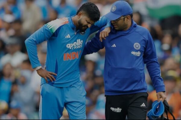 ആരാധകര്ക്ക് ആശങ്കയായി ശ്രേയസ് അയ്യരുടെ പരിക്ക്; കുടുംബാംഗം സിഡ്നിയിലേക്ക്