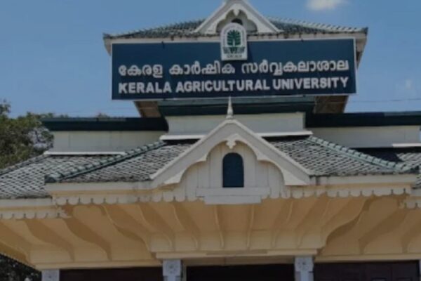 കേരള കാർഷിക സർവകലാശാലയിലെ NEP; വിദ്യാർത്ഥികൾക്ക് ഓറിയന്റേഷൻ നൽകുന്നത് ദീക്ഷാരംഭം എന്ന പേരിൽ; പ്രൊഫസർ ഓഫ് പ്രാക്ടീസ് ആയി നിയമിച്ചത് ചെറുവയൽ രാമനെ