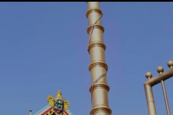 6 കിലോ സ്വർണം ഉപയോഗിച്ച് പണിത കൊടിമരം 3 മാസം കൊണ്ട് കറുത്തു; കൊല്ലം ശാസ്താംകോട്ട ധർമ്മശാസ്താ ക്ഷേത്രത്തിലും വിവാദം